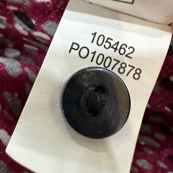 FOXCROFT Shaped Fit Button Up Blouse SZ 18W Wine Abstract Dot Rayon Shirt - Picture 9 of 10